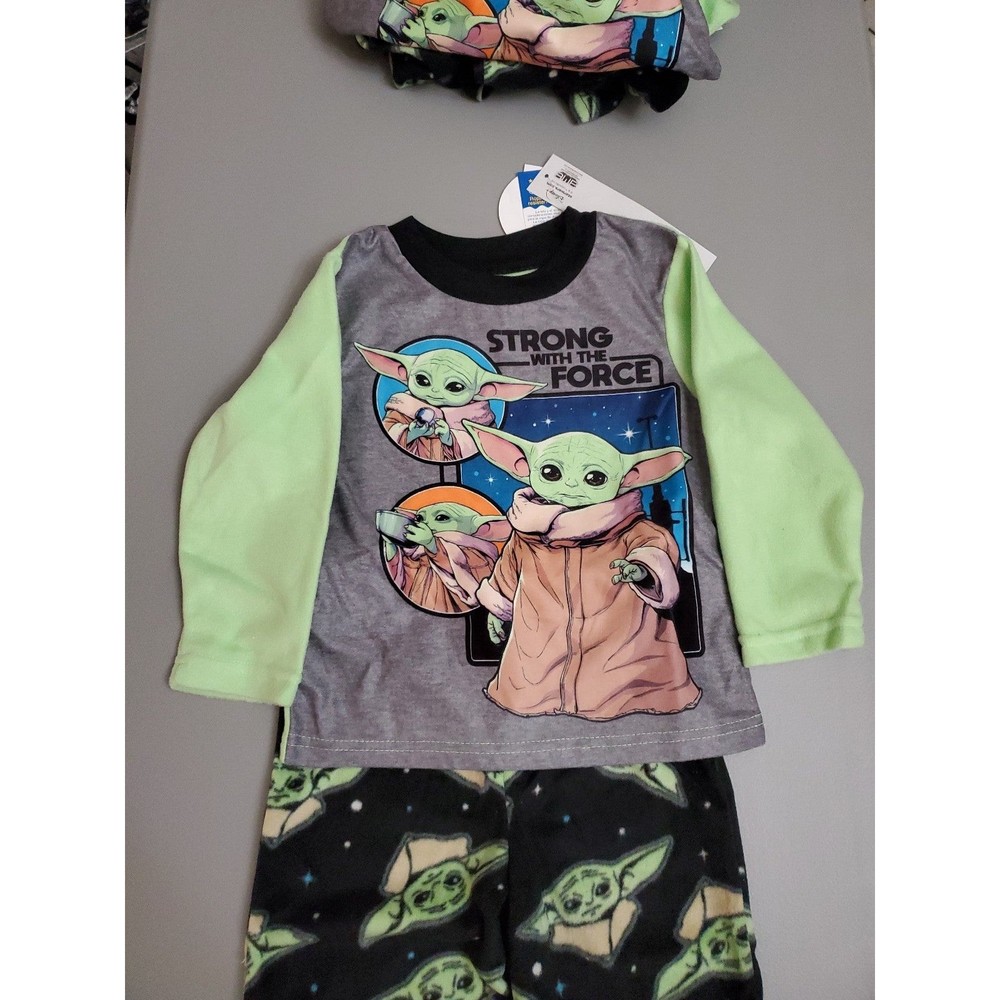 Star wars (baby Yoda) Pajama set Size 4